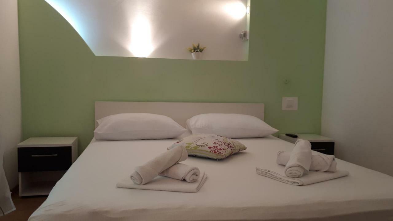 Apartments Meri Vodice Exterior foto